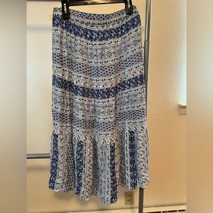 Beautiful loft skirt, like new!